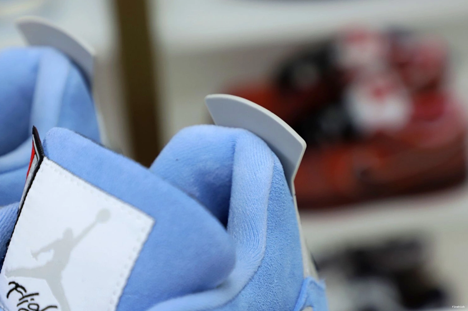 JORDAN BLUE UNIVERSITY 4 AIR 1016